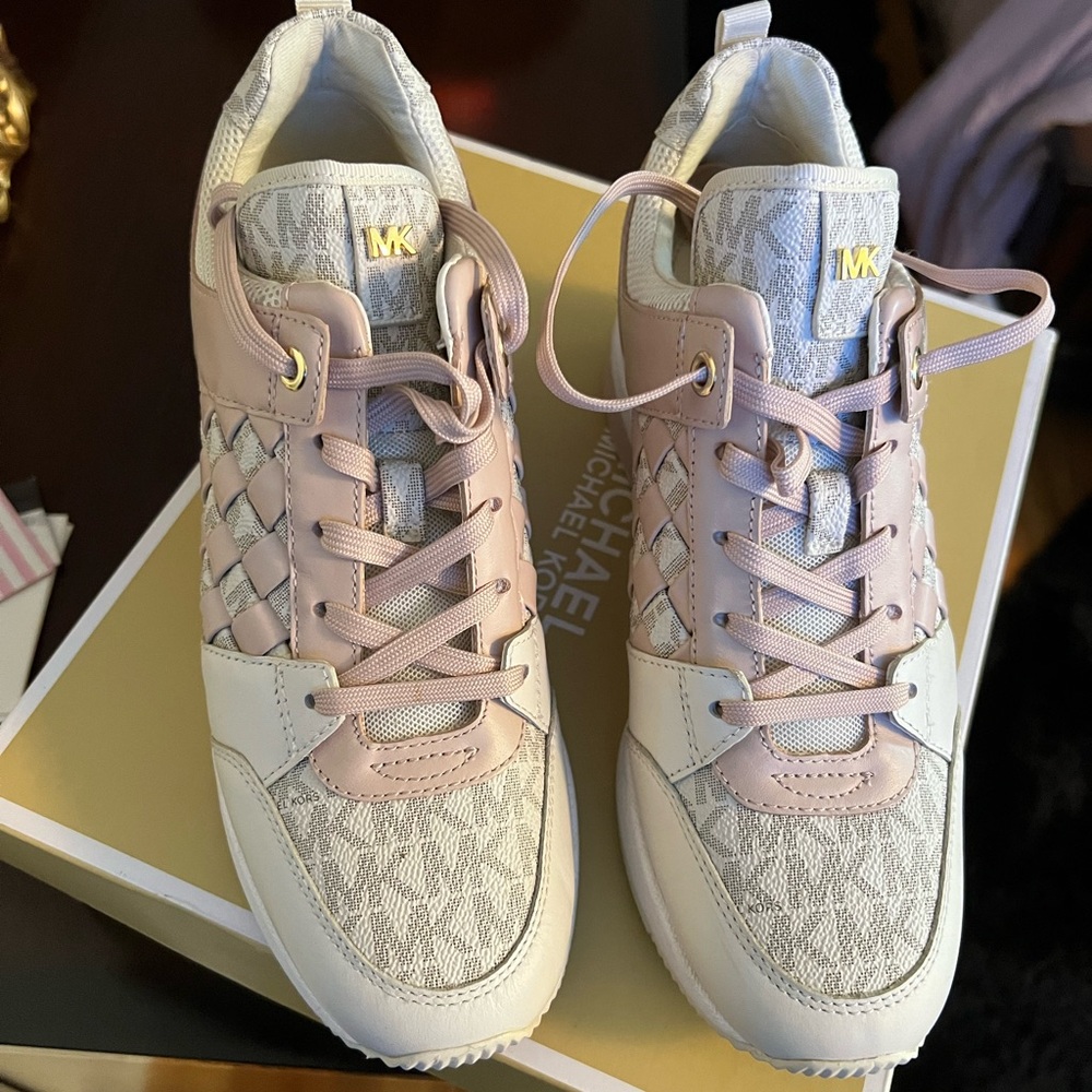 Women’s MK trainer Georgie trainer multi pink